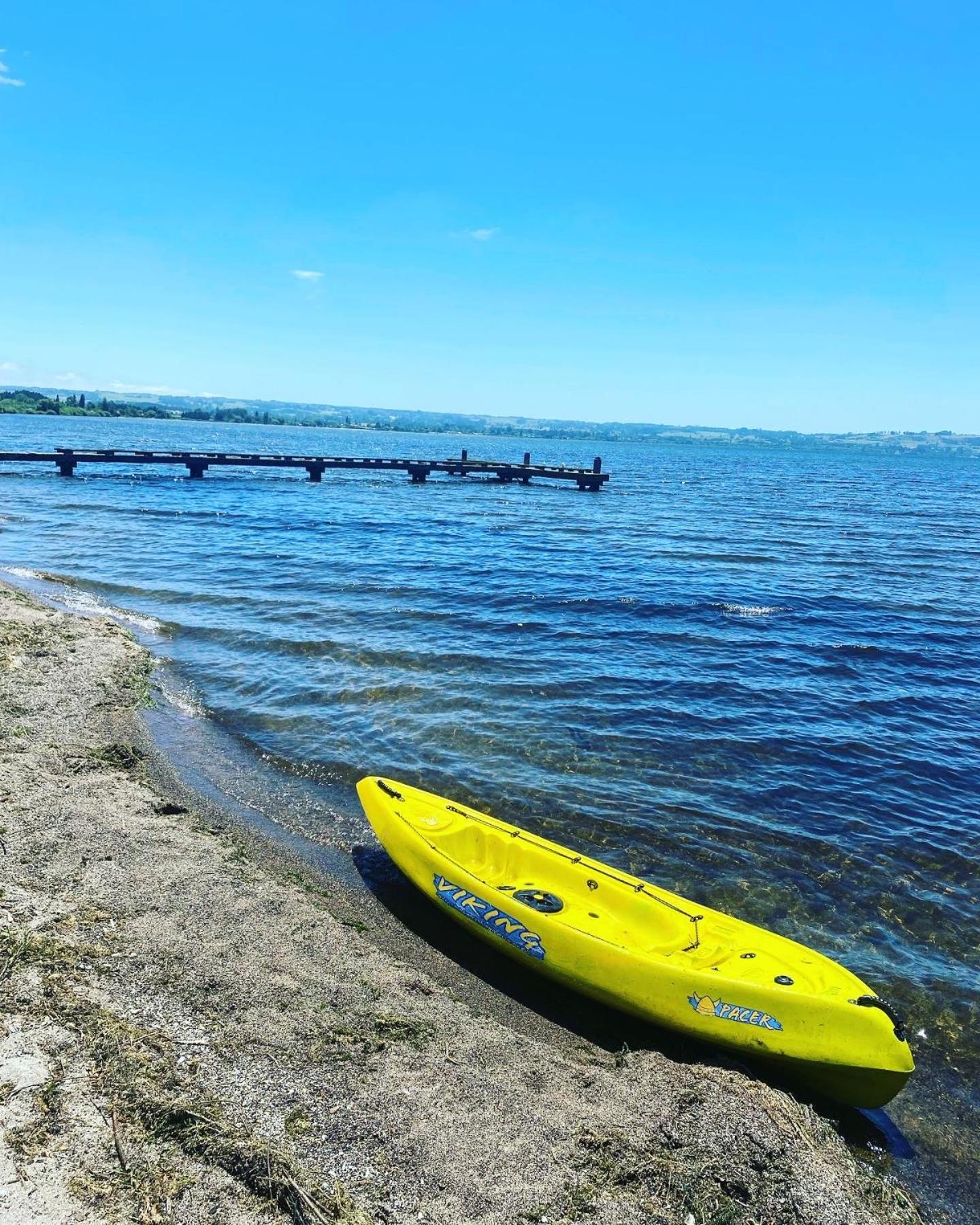 Zodiac Bay Lake Retreat Rotorua Ngoại thất bức ảnh