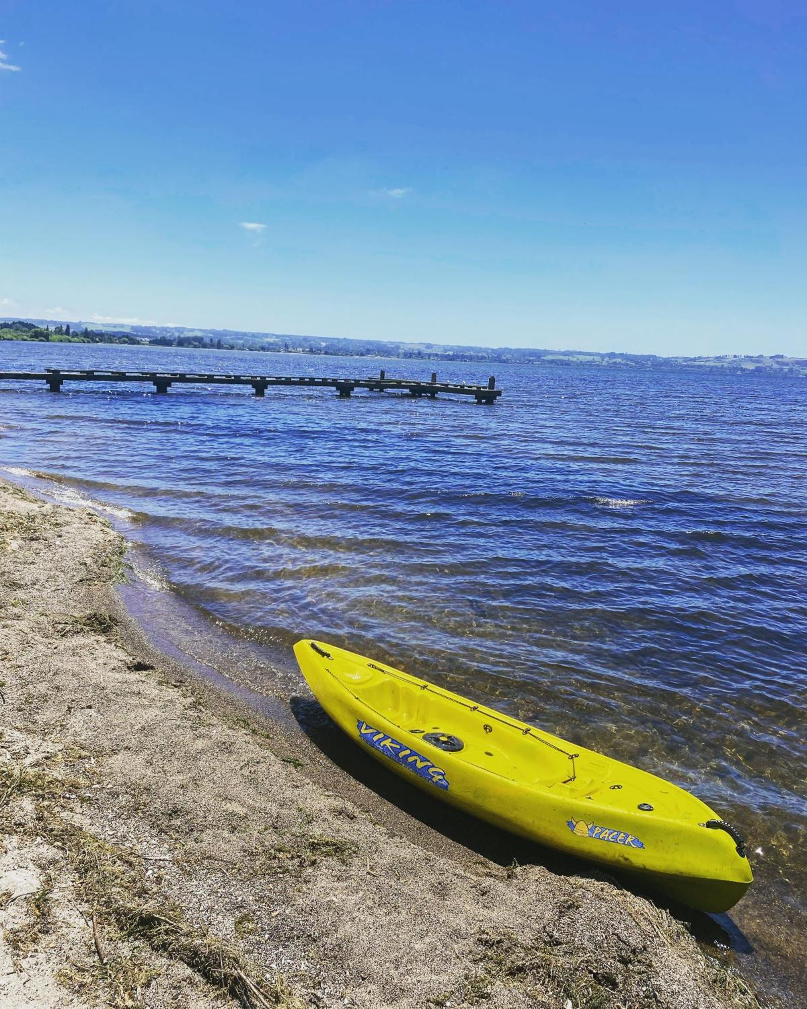 Zodiac Bay Lake Retreat Rotorua Ngoại thất bức ảnh