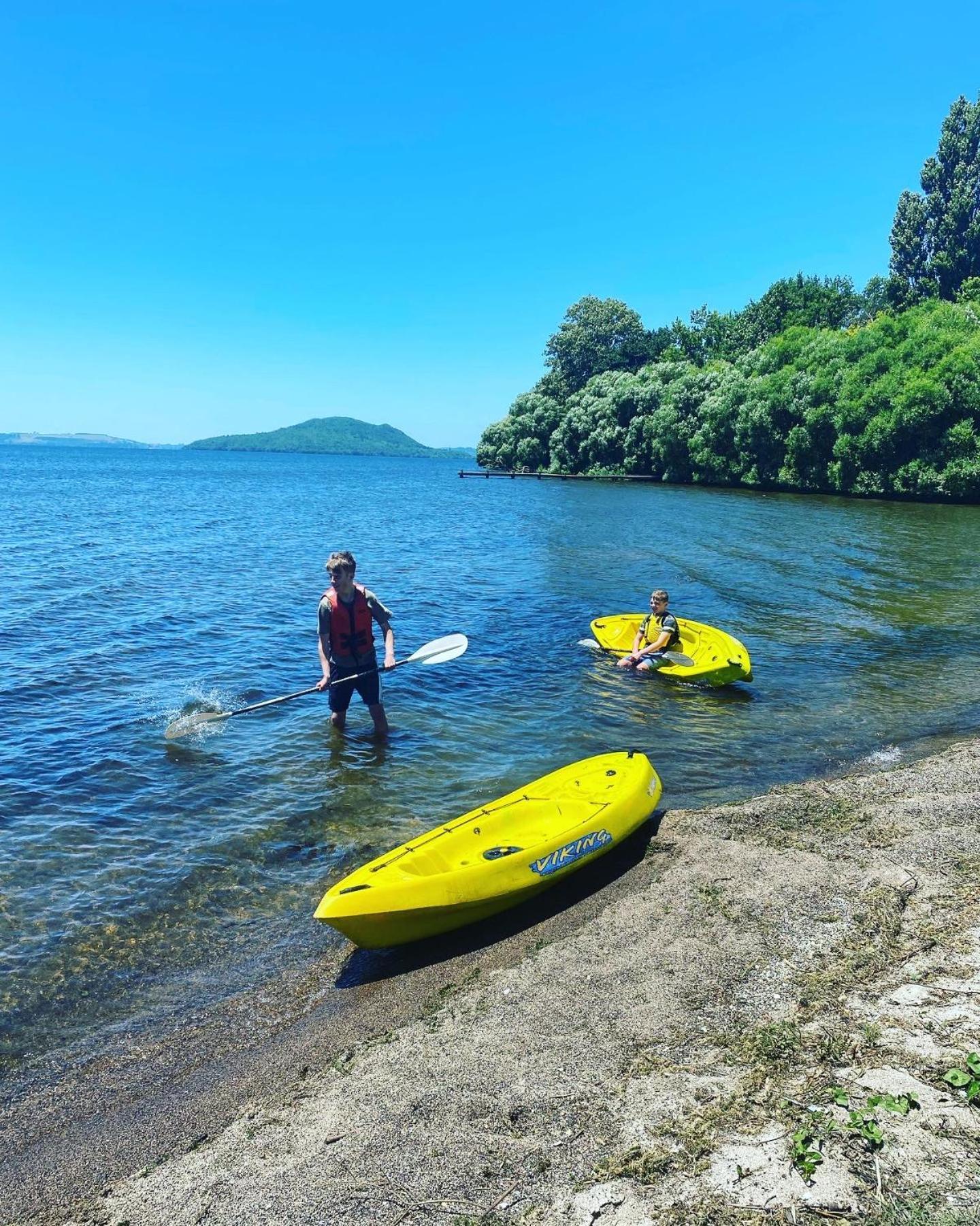Zodiac Bay Lake Retreat Rotorua Ngoại thất bức ảnh