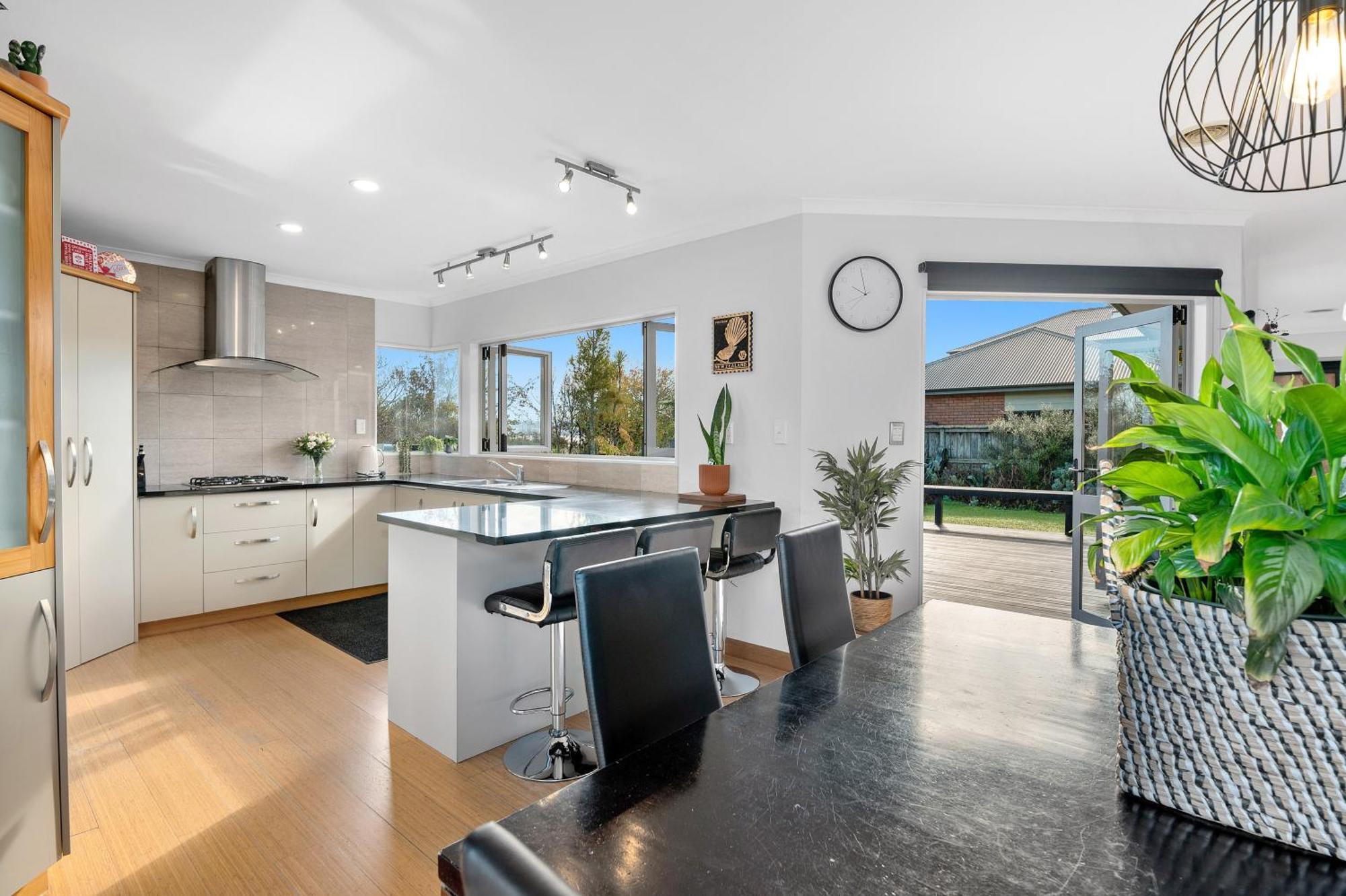 Zodiac Bay Lake Retreat Rotorua Ngoại thất bức ảnh